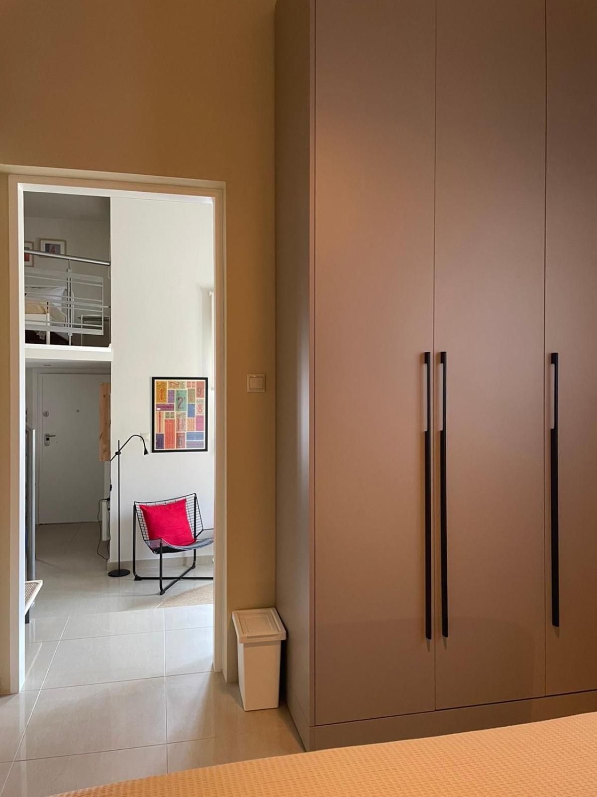 Maryland Apartment